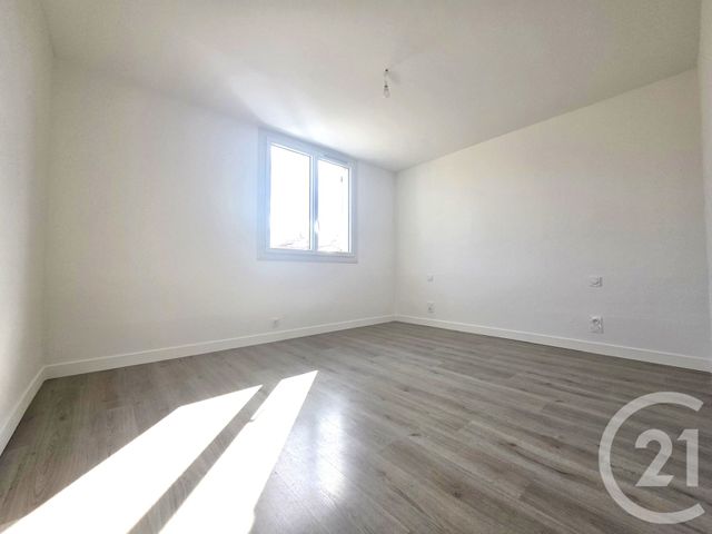 Appartement F3 bis à vendre - 4 pièces - 63.49 m2 - MIRAMAS - 13 - PROVENCE-ALPES-COTE-D-AZUR - Century 21 Cabinet Corvaja