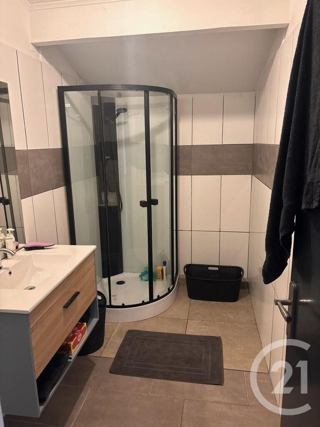 Appartement F3 bis à vendre - 4 pièces - 63.49 m2 - MIRAMAS - 13 - PROVENCE-ALPES-COTE-D-AZUR - Century 21 Cabinet Corvaja