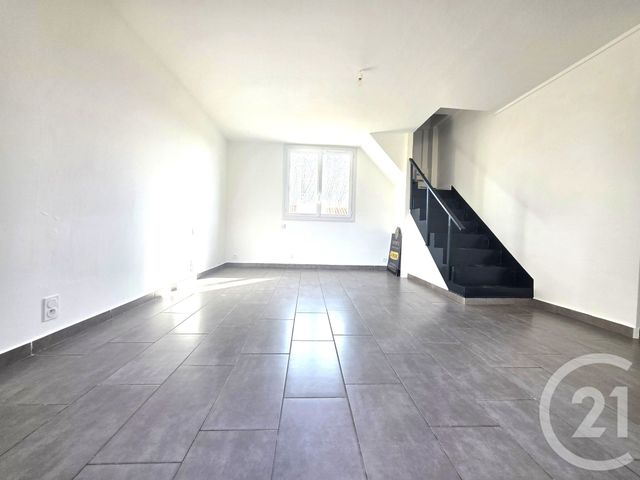 Appartement F3 bis à vendre - 4 pièces - 63.49 m2 - MIRAMAS - 13 - PROVENCE-ALPES-COTE-D-AZUR - Century 21 Cabinet Corvaja