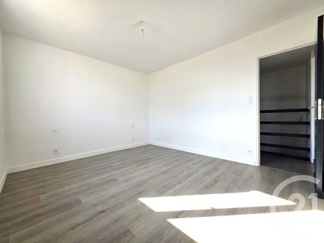 Appartement F3 bis à vendre - 4 pièces - 63.49 m2 - MIRAMAS - 13 - PROVENCE-ALPES-COTE-D-AZUR - Century 21 Cabinet Corvaja