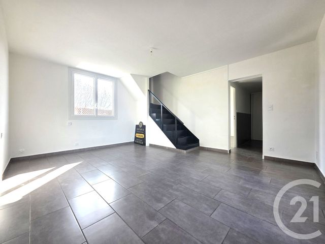 Appartement F3 bis à vendre - 4 pièces - 63.49 m2 - MIRAMAS - 13 - PROVENCE-ALPES-COTE-D-AZUR - Century 21 Cabinet Corvaja