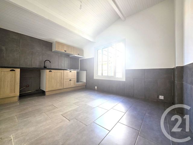 Appartement F3 bis à vendre - 4 pièces - 63.49 m2 - MIRAMAS - 13 - PROVENCE-ALPES-COTE-D-AZUR - Century 21 Cabinet Corvaja