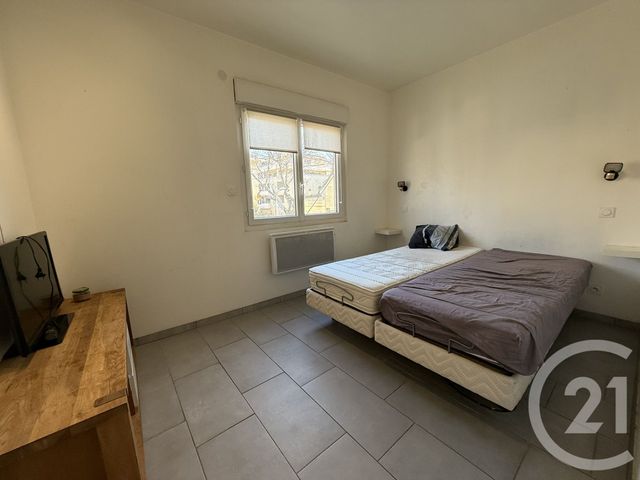 Appartement T3 à louer - 3 pièces - 51.97 m2 - PORT ST LOUIS DU RHONE - 13 - PROVENCE-ALPES-COTE-D-AZUR - Century 21 Cabinet Corvaja