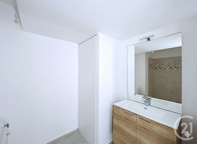 Appartement T3 à vendre - 3 pièces - 71.08 m2 - ISTRES - 13 - PROVENCE-ALPES-COTE-D-AZUR - Century 21 Cabinet Corvaja