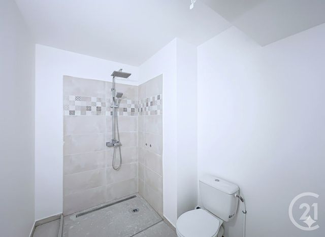 Appartement T3 à vendre - 3 pièces - 71.08 m2 - ISTRES - 13 - PROVENCE-ALPES-COTE-D-AZUR - Century 21 Cabinet Corvaja