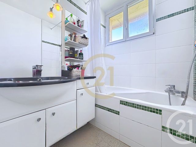 Appartement F4 à vendre - 4 pièces - 90.49 m2 - ISTRES - 13 - PROVENCE-ALPES-COTE-D-AZUR - Century 21 Cabinet Corvaja