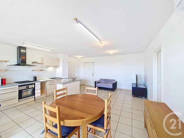 Afficher la photo en grand Appartement T4 à vendre - 4 pièces - 79.93 m2 - ISTRES - 13 - PROVENCE-ALPES-COTE-D-AZUR - Century 21 Cabinet Corvaja