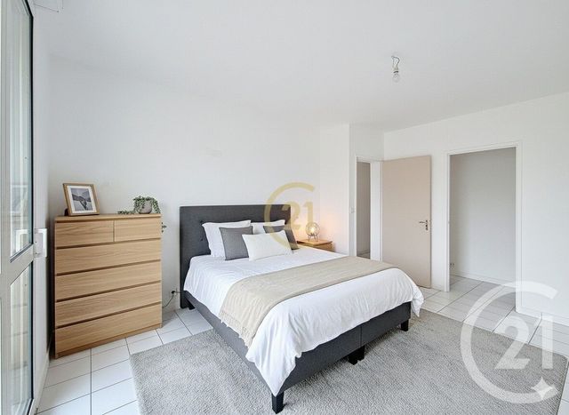 Appartement à vendre - 4 pièces - 66.4 m2 - SALON DE PROVENCE - 13 - PROVENCE-ALPES-COTE-D-AZUR - Century 21 Cabinet Corvaja