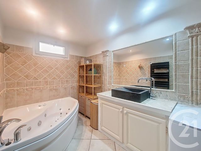 maison à vendre - 5 pièces - 101.9 m2 - ST MITRE LES REMPARTS - 13 - PROVENCE-ALPES-COTE-D-AZUR - Century 21 Cabinet Corvaja