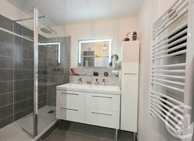 Appartement T4 à vendre - 4 pièces - 73.53 m2 - 13 - PROVENCE-ALPES-COTE-D-AZUR - Century 21 Cabinet Corvaja