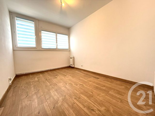 Appartement T4 à louer - 4 pièces - 72.59 m2 - SALON DE PROVENCE - 13 - PROVENCE-ALPES-COTE-D-AZUR - Century 21 Cabinet Corvaja