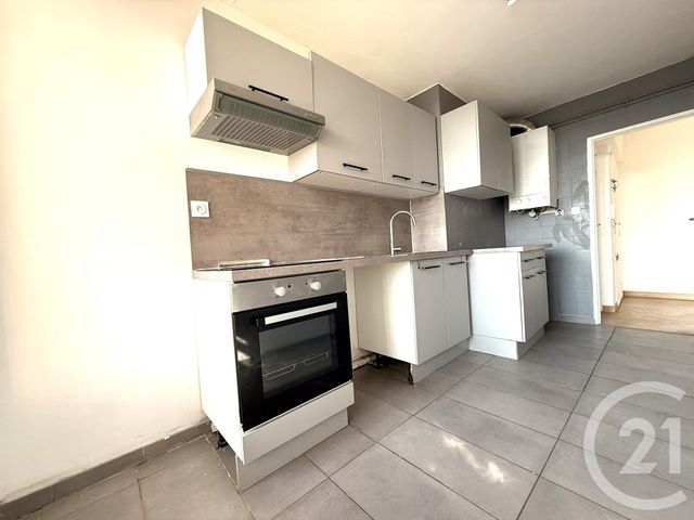 Appartement T4 à louer - 4 pièces - 72.59 m2 - SALON DE PROVENCE - 13 - PROVENCE-ALPES-COTE-D-AZUR - Century 21 Cabinet Corvaja