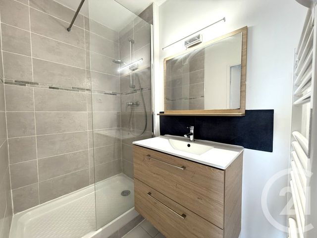 Appartement T4 à louer - 4 pièces - 72.59 m2 - SALON DE PROVENCE - 13 - PROVENCE-ALPES-COTE-D-AZUR - Century 21 Cabinet Corvaja