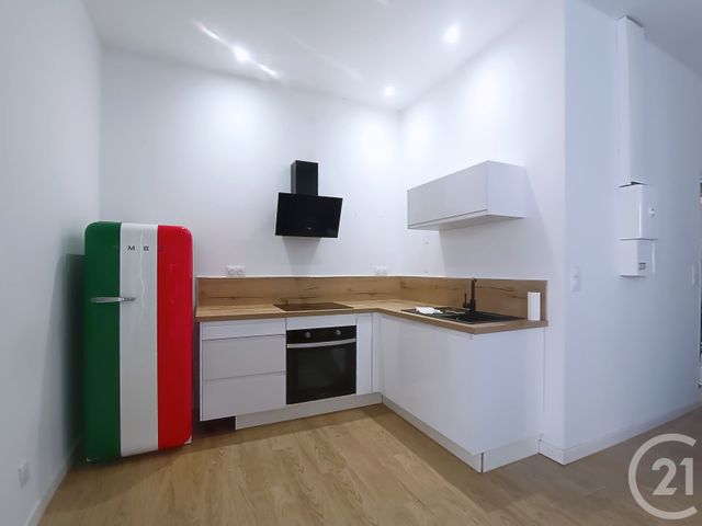 Afficher la photo en grand immeuble à vendre - 180.0 m2 - PORT DE BOUC - 13 - PROVENCE-ALPES-COTE-D-AZUR - Century 21 Cabinet Corvaja