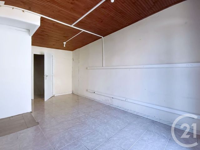 Afficher la photo en grand immeuble à vendre - 180.0 m2 - PORT DE BOUC - 13 - PROVENCE-ALPES-COTE-D-AZUR - Century 21 Cabinet Corvaja