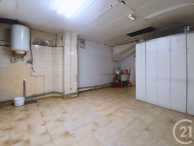 Afficher la photo en grand immeuble à vendre - 180.0 m2 - PORT DE BOUC - 13 - PROVENCE-ALPES-COTE-D-AZUR - Century 21 Cabinet Corvaja