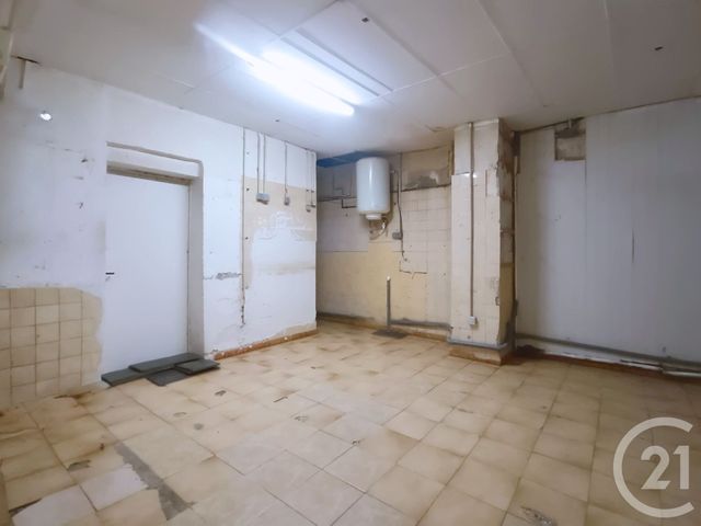 Afficher la photo en grand immeuble à vendre - 180.0 m2 - PORT DE BOUC - 13 - PROVENCE-ALPES-COTE-D-AZUR - Century 21 Cabinet Corvaja