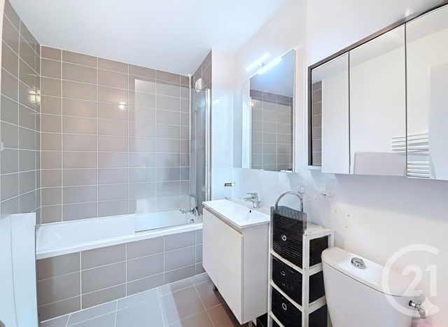 Appartement à vendre - 3 pièces - 62.48 m2 - ISTRES - 13 - PROVENCE-ALPES-COTE-D-AZUR - Century 21 Cabinet Corvaja