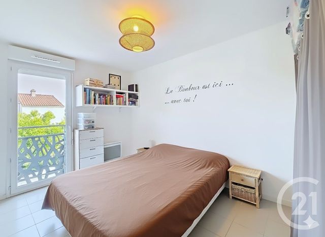 Appartement à vendre - 3 pièces - 62.48 m2 - ISTRES - 13 - PROVENCE-ALPES-COTE-D-AZUR - Century 21 Cabinet Corvaja