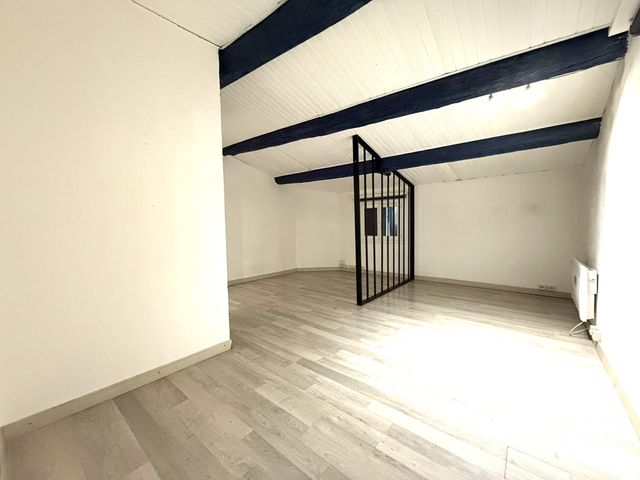 Afficher la photo en grand Appartement T1 à louer - 1 pièce - 28.78 m2 - ISTRES - 13 - PROVENCE-ALPES-COTE-D-AZUR - Century 21 Cabinet Corvaja