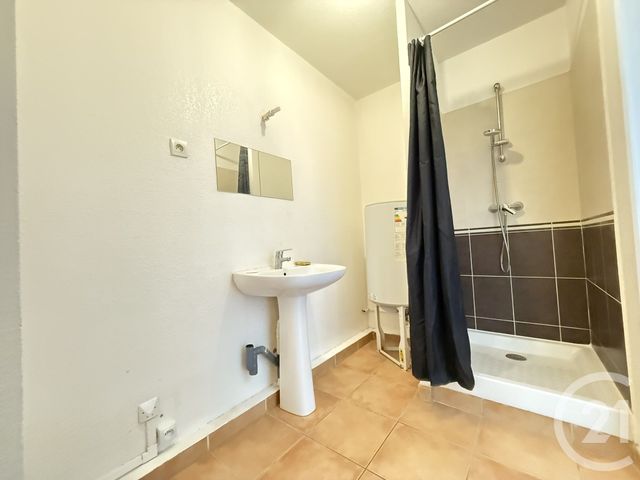 Appartement T2 à louer - 2 pièces - 38.1 m2 - ISTRES - 13 - PROVENCE-ALPES-COTE-D-AZUR - Century 21 Cabinet Corvaja