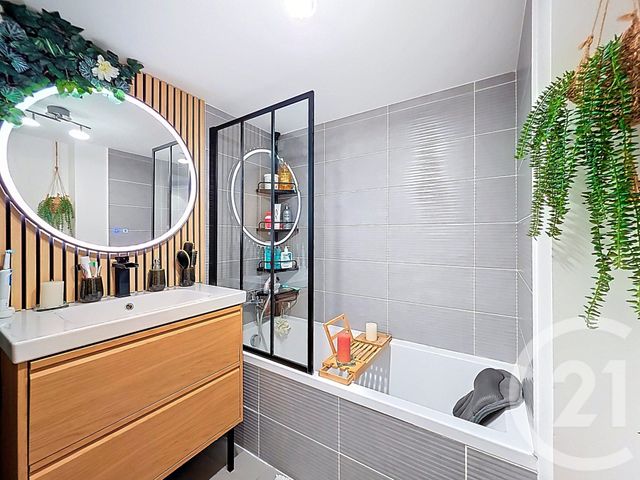 Appartement T4 à vendre - 4 pièces - 80.59 m2 - ISTRES - 13 - PROVENCE-ALPES-COTE-D-AZUR - Century 21 Cabinet Corvaja