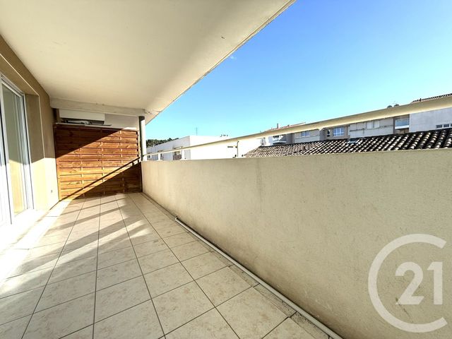 Appartement T2 à louer - 2 pièces - 47.2 m2 - ISTRES - 13 - PROVENCE-ALPES-COTE-D-AZUR - Century 21 Cabinet Corvaja