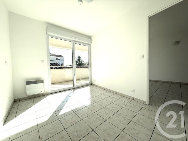 Appartement T2 à louer - 2 pièces - 47.2 m2 - ISTRES - 13 - PROVENCE-ALPES-COTE-D-AZUR - Century 21 Cabinet Corvaja