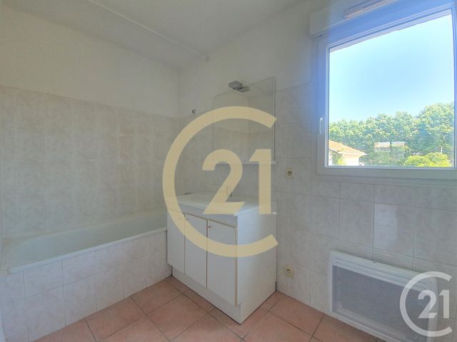 Afficher la photo en grand Appartement F3 à vendre - 3 pièces - 70.89 m2 - ISTRES - 13 - PROVENCE-ALPES-COTE-D-AZUR - Century 21 Cabinet Corvaja