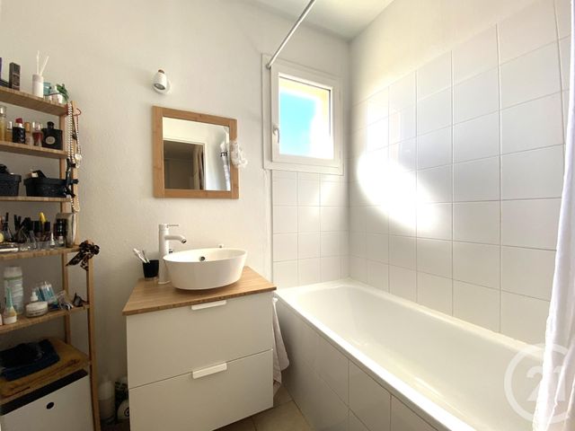 Appartement à louer - 3 pièces - 65.79 m2 - FOS SUR MER - 13 - PROVENCE-ALPES-COTE-D-AZUR - Century 21 Cabinet Corvaja