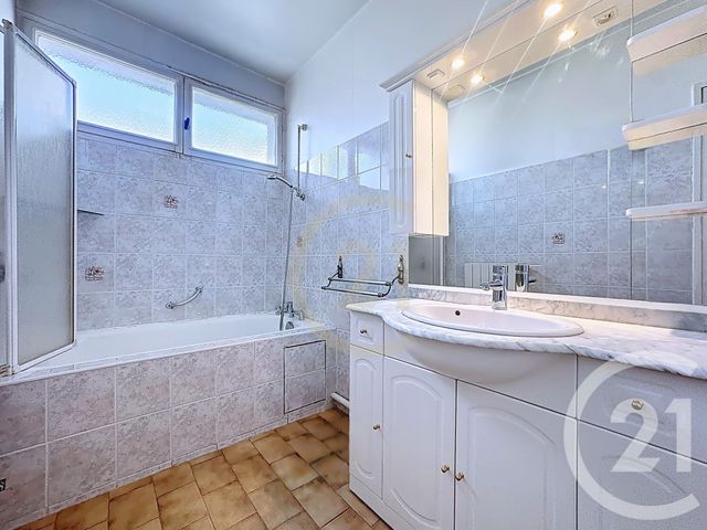 Appartement F4 à vendre - 4 pièces - 87.46 m2 - ISTRES - 13 - PROVENCE-ALPES-COTE-D-AZUR - Century 21 Cabinet Corvaja