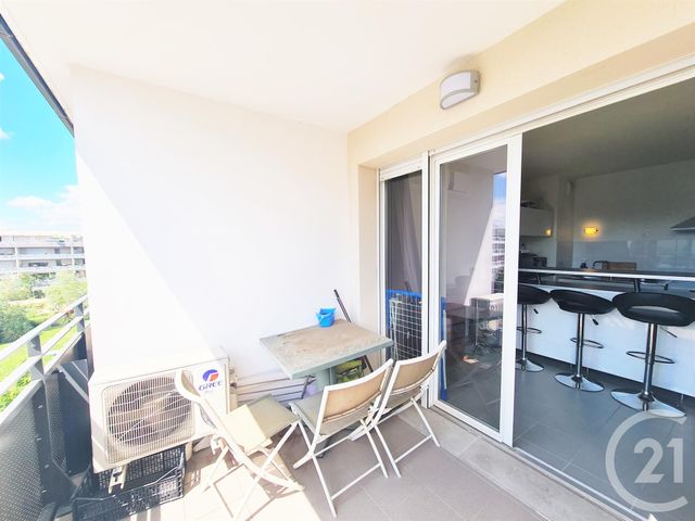 Appartement F2 à vendre - 2 pièces - 41.04 m2 - ISTRES - 13 - PROVENCE-ALPES-COTE-D-AZUR - Century 21 Cabinet Corvaja Appartement F2 à vendre - 2 pièces - 41.04 m2 - ISTRES - 13 - PROVENCE-ALPES-COTE-D-AZUR - Century 21 Cabinet Corvaja