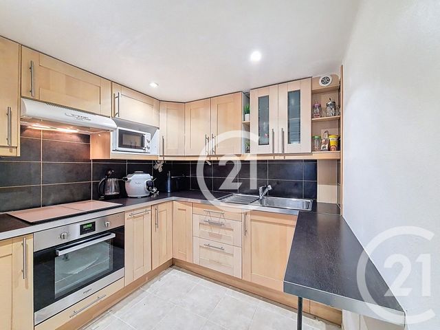 maison à vendre - 4 pièces - 62.0 m2 - ST MITRE LES REMPARTS - 13 - PROVENCE-ALPES-COTE-D-AZUR - Century 21 Cabinet Corvaja