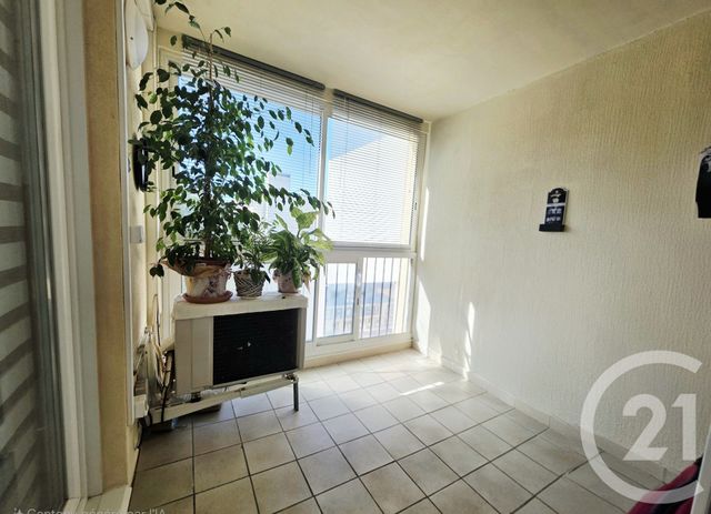 Appartement à vendre - 4 pièces - 79.17 m2 - ISTRES - 13 - PROVENCE-ALPES-COTE-D-AZUR - Century 21 Cabinet Corvaja