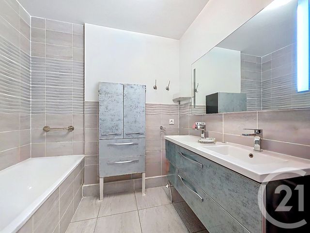 Appartement T4 à vendre - 4 pièces - 207.05 m2 - ISTRES - 13 - PROVENCE-ALPES-COTE-D-AZUR - Century 21 Cabinet Corvaja