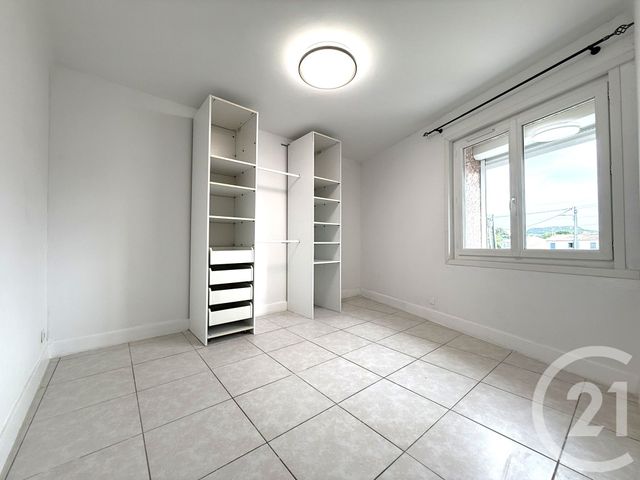 Appartement T3 à louer - 3 pièces - 54.87 m2 - ISTRES - 13 - PROVENCE-ALPES-COTE-D-AZUR - Century 21 Cabinet Corvaja