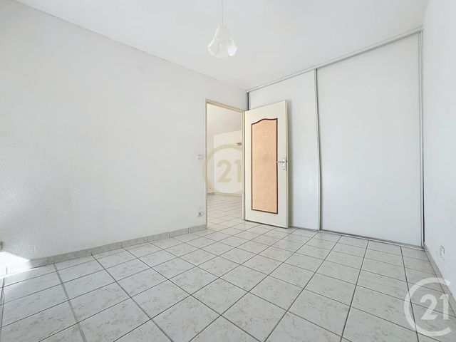 Appartement T2 à louer - 2 pièces - 46.41 m2 - ISTRES - 13 - PROVENCE-ALPES-COTE-D-AZUR - Century 21 Cabinet Corvaja