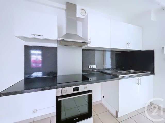 Appartement T3 à louer - 3 pièces - 54.29 m2 - ISTRES - 13 - PROVENCE-ALPES-COTE-D-AZUR - Century 21 Cabinet Corvaja