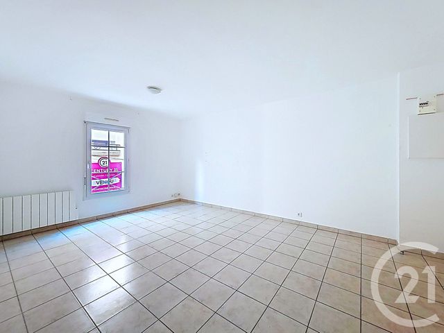 Appartement T3 à louer - 3 pièces - 54.29 m2 - ISTRES - 13 - PROVENCE-ALPES-COTE-D-AZUR - Century 21 Cabinet Corvaja