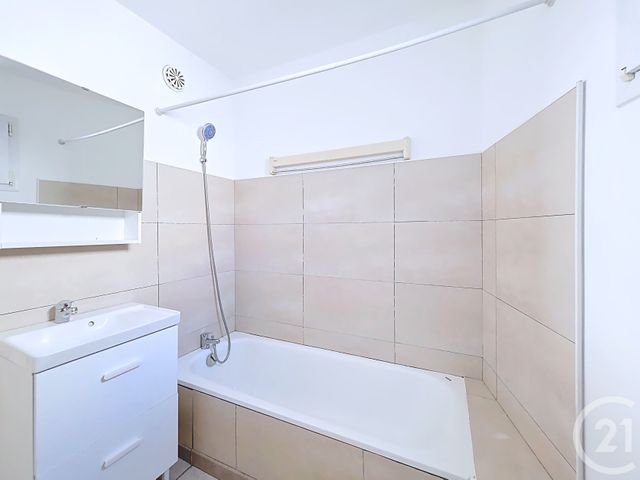 Appartement T3 à louer - 3 pièces - 54.29 m2 - ISTRES - 13 - PROVENCE-ALPES-COTE-D-AZUR - Century 21 Cabinet Corvaja