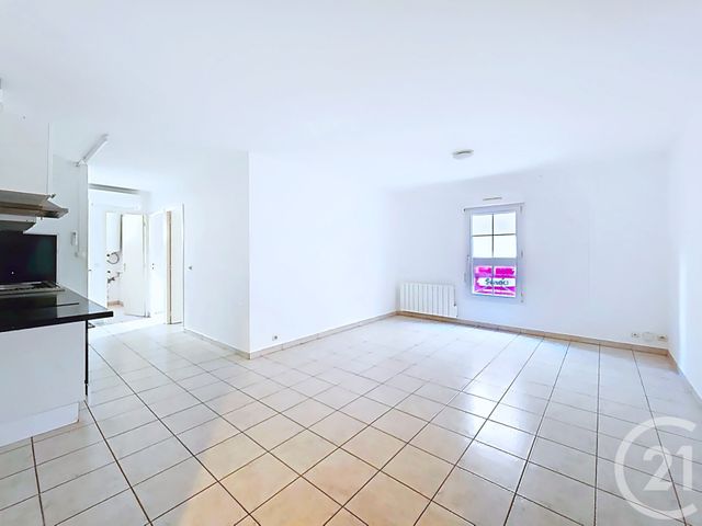 Appartement T3 à louer - 3 pièces - 54.29 m2 - ISTRES - 13 - PROVENCE-ALPES-COTE-D-AZUR - Century 21 Cabinet Corvaja