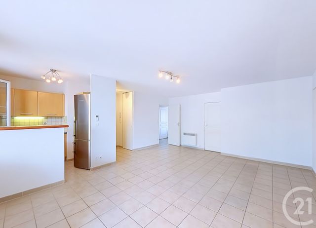 Appartement T4 à vendre - 4 pièces - 75.43 m2 - ISTRES - 13 - PROVENCE-ALPES-COTE-D-AZUR - Century 21 Cabinet Corvaja