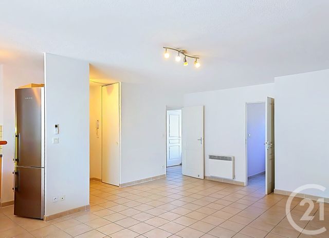 Appartement T4 à vendre - 4 pièces - 75.43 m2 - ISTRES - 13 - PROVENCE-ALPES-COTE-D-AZUR - Century 21 Cabinet Corvaja