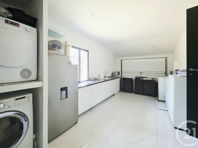 maison à vendre - 3 pièces - 141.0 m2 - ST MITRE LES REMPARTS - 13 - PROVENCE-ALPES-COTE-D-AZUR - Century 21 Cabinet Corvaja
