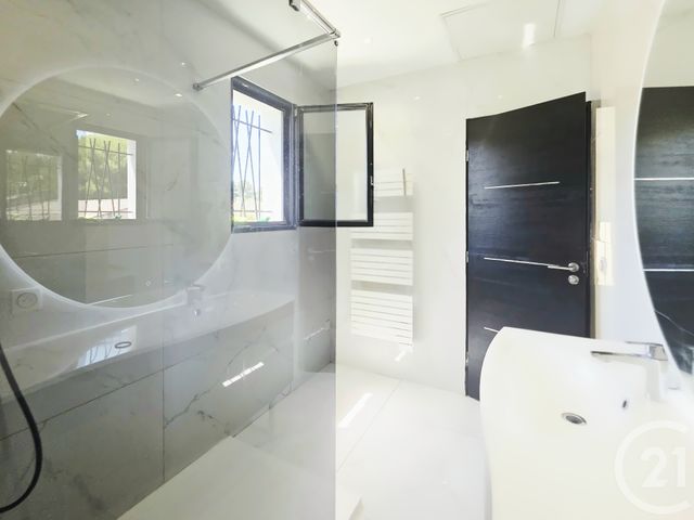 maison à vendre - 3 pièces - 141.0 m2 - ST MITRE LES REMPARTS - 13 - PROVENCE-ALPES-COTE-D-AZUR - Century 21 Cabinet Corvaja