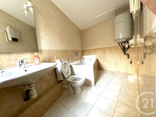 Appartement à louer - 2 pièces - 46.43 m2 - ISTRES - 13 - PROVENCE-ALPES-COTE-D-AZUR - Century 21 Cabinet Corvaja