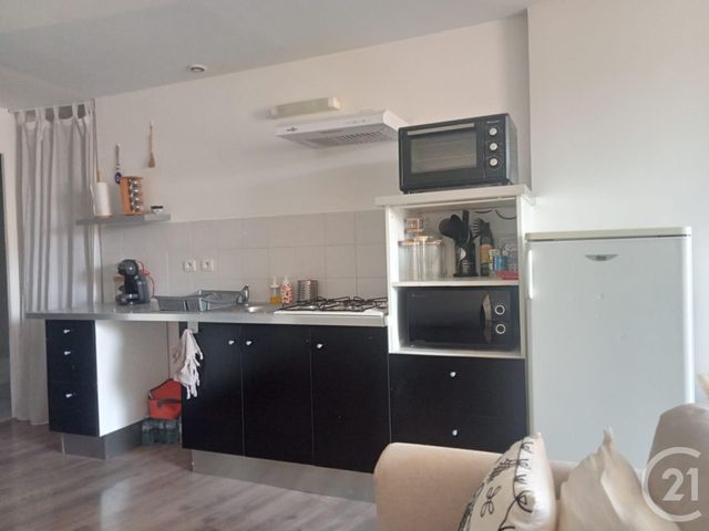Appartement Studio à louer - 1 pièce - 37.0 m2 - GRANS - 13 - PROVENCE-ALPES-COTE-D-AZUR - Century 21 Cabinet Corvaja