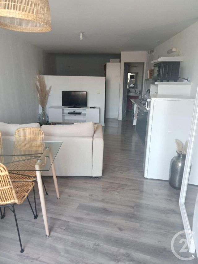 Appartement Studio à louer GRANS