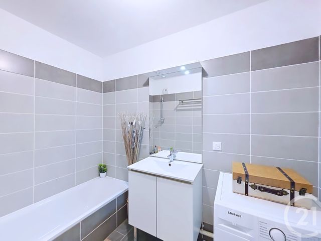 Appartement T3 à vendre - 3 pièces - 62.14 m2 - ISTRES - 13 - PROVENCE-ALPES-COTE-D-AZUR - Century 21 Cabinet Corvaja