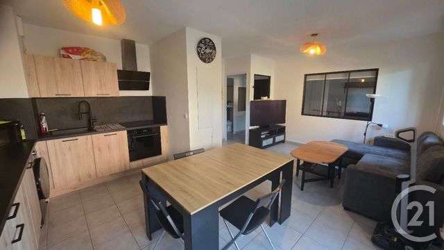 Appartement à louer - 2 pièces - 42.0 m2 - SALON DE PROVENCE - 13 - PROVENCE-ALPES-COTE-D-AZUR - Century 21 Cabinet Corvaja